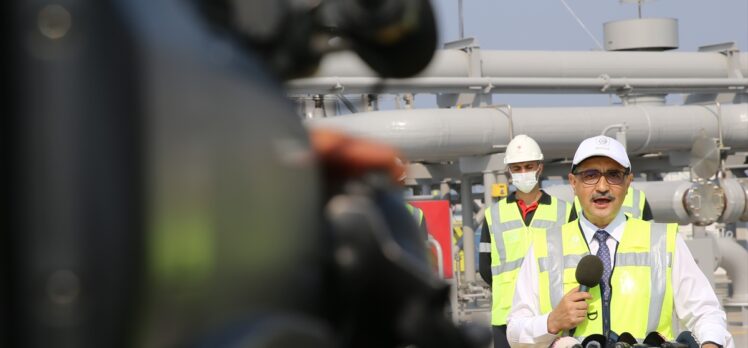 Türkiye'nin ilk doğal gaz depolama gemisi Ertuğrul Gazi hizmete girdi