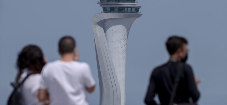 Türkiye'nin ilk resmi spotter alanı, İstanbul Havalimanı'nda hizmet vermeye başladı