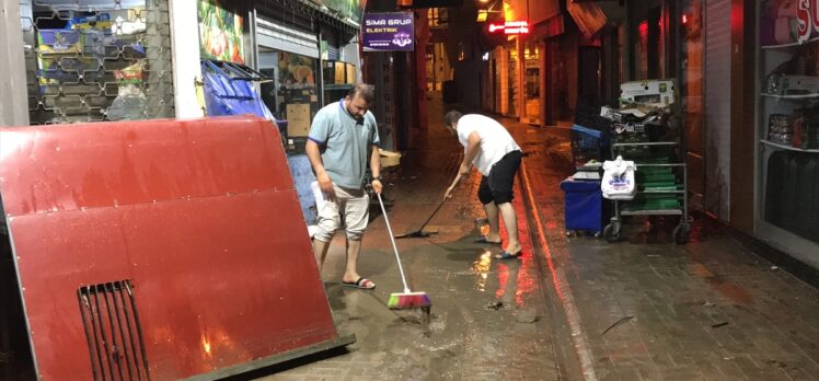 Zonguldak'ta sağanak ve şiddetli rüzgar etkili oldu