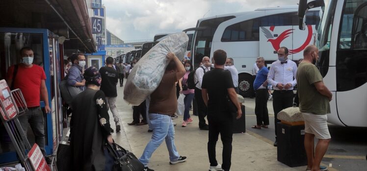 15 Temmuz Demokrasi Otogarı'nda bayram dönüşü yoğunluğu yaşanıyor