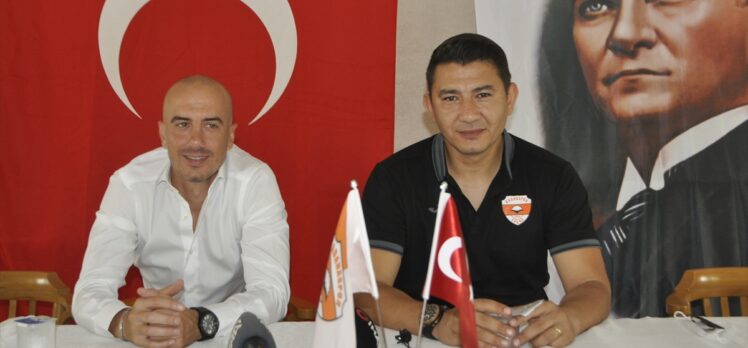 Adanaspor Teknik Direktörü Fırat Gül: “6-12 oyuncu transfer etme düşüncemiz var”