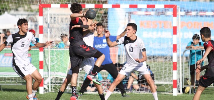 Alanya'da düzenlenen hentbol turnuvası başladı