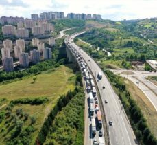 Anadolu Otoyolu'nda 4 kişinin yaralandığı trafik kazası ulaşımı aksattı