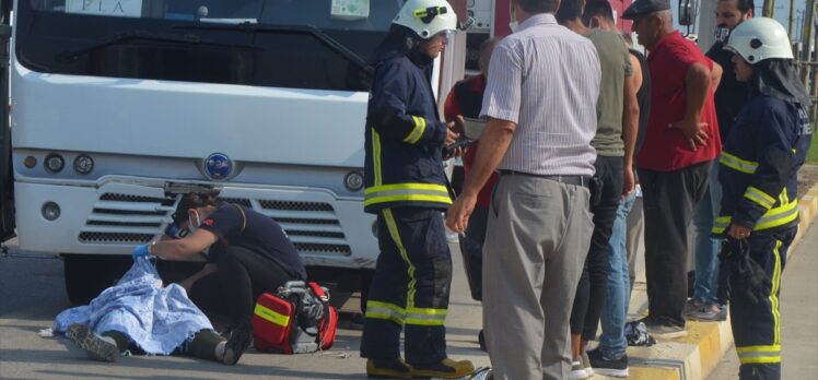 Antalya'da midibüs ile motosiklet çarpıştı: 1 ölü, 1 yaralı