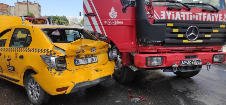 Başakşehir'de itfaiye aracıyla taksi çarpıştı: 2 yaralı