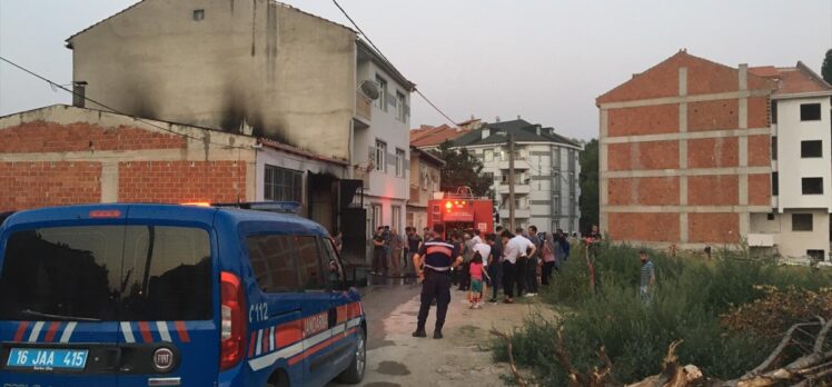 Bursa’da bir depoda çıkan yangın söndürüldü