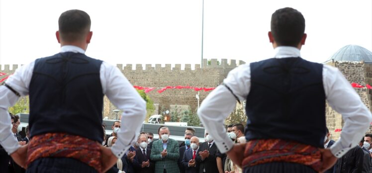 Cumhurbaşkanı Erdoğan Erzurum'da gençlerle buluştu