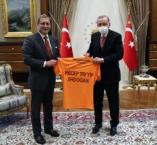 Cumhurbaşkanı Erdoğan, Galatasaray Kulübü Başkanı Elmas'ı kabul etti