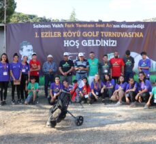 Denizli'nin tarım ve hayvancılıkla uğraşan kırsal mahallesinde golf turnuvası düzenlendi