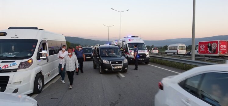 Düzce'de zincirleme trafik kazasında 12 kişi yaralandı