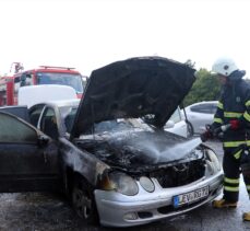 Edirne'de memleketine giden gurbetçinin otomobili tamamen yandı