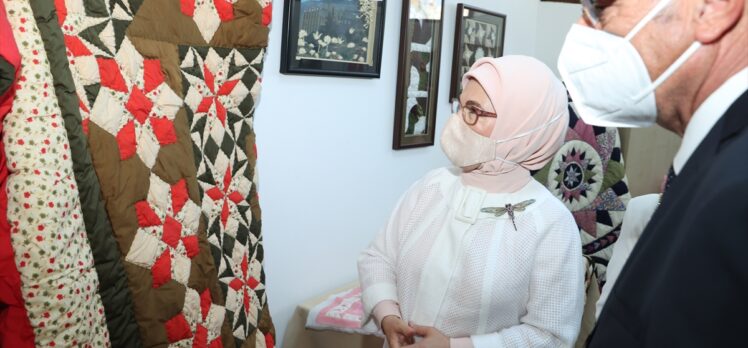 Emine Erdoğan, Girne Belediyesi Sosyal Yaşam Merkezini ziyaret etti