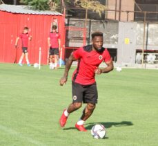 Gençlerbirliği'nin yeni transferi Kazenga LuaLua: “Hedefim, takımı Süper Lig'e tekrar taşımak”