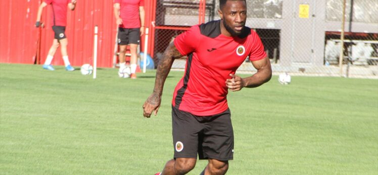 Gençlerbirliği'nin yeni transferi Kazenga LuaLua: “Hedefim, takımı Süper Lig'e tekrar taşımak”