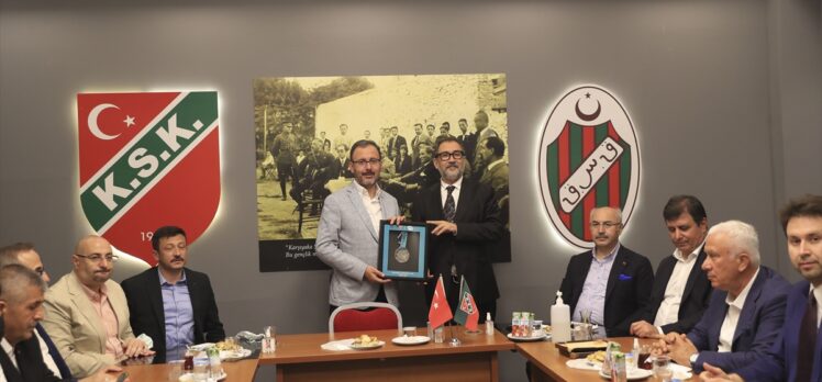 Gençlik ve Spor Bakanı Kasapoğlu, İzmir'de