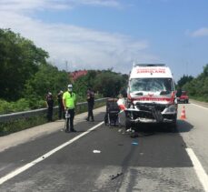 Giresun'da hasta taşıyan ambulans kamyona çarptı: 6 yaralı