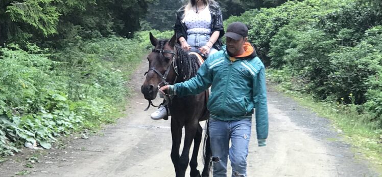 Giresun'un Dereli ilçesi Kurban Bayramı'nda binlerce turisti ağırladı