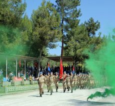 İçişleri Bakanı Soylu, Manisa'da uzman erbaş komando temel kursu mezuniyet törenine katıldı: (1)