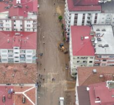 İçişleri Bakanı Süleyman Soylu, Artvin'de selin etkili olduğu alanları havadan inceledi