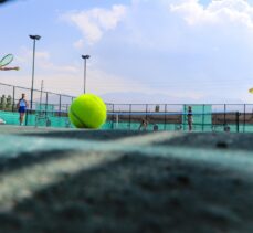 Iğdır'daki “Kayısı Kupası-Büyükler Yaz Kupası Tenis Turnuvası” sona erdi