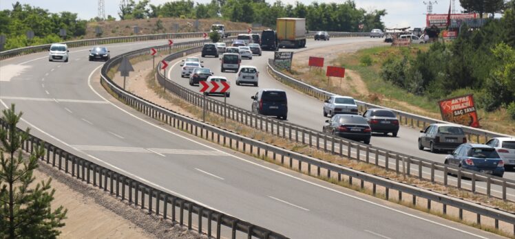 Karadeniz illerinden İstanbul'a dönüşte yoğunluk yaşanıyor