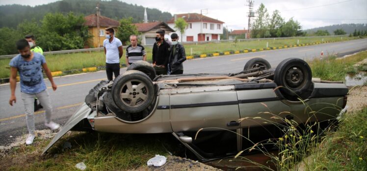 Kastamonu'da otomobil devrildi: 5 yaralı