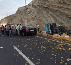 Malatya'da otomobil ile tarım aracı çarpıştı: 2 yaralı