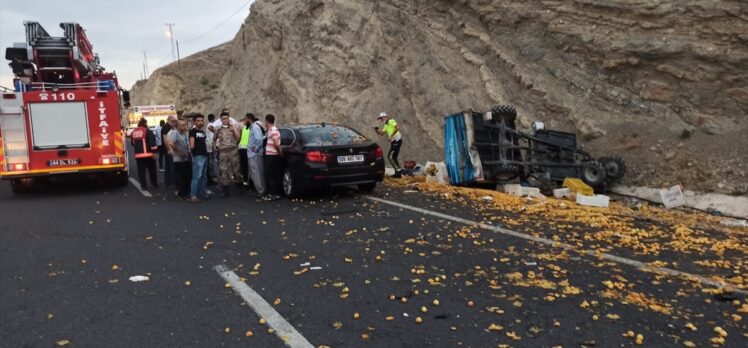 Malatya'da otomobil ile tarım aracı çarpıştı: 2 yaralı