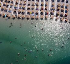 Muğla'nın turistik ilçelerindeki sahillerde sıcak hava nedeniyle yoğunluk yaşandı