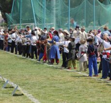 Osmaniye'de, geleneksel okçuluğun Açık Hava Şampiyonası sıralama atışları yapıldı