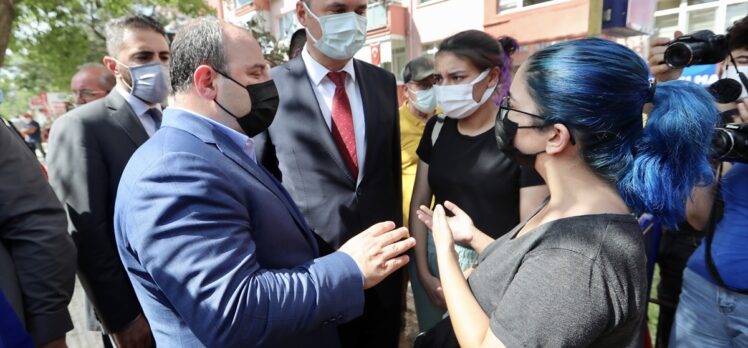 Sanayi ve Teknoloji Bakanı Varank, Edirne'deki su baskınında zarar gören esnafları ziyaret etti: