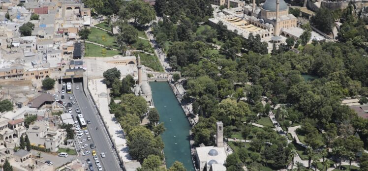 Şanlıurfa Valisi Erin, bayram tatili trafiğini havadan ve karadan denetledi: