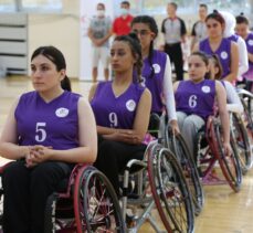 Sırbistan ve Türkiye'nin tekerlekli sandalye basketbol takımları, 15 Temmuz anısına dostluk maçına çıktı