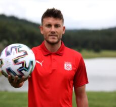 Sivasspor'un yeni transferi Sefa Yılmaz: “Bu takımın bir parçası olmak gurur verici”