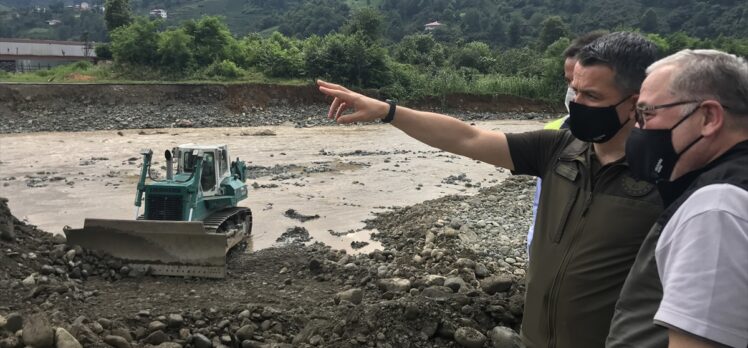 İçişleri Bakanı Süleyman Soylu, Artvin'deki sel bölgesinde incelemelerde bulundu