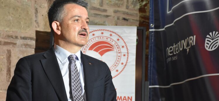 Tarım ve Orman Bakanı Pakdemirli, Marmara Denizi'ndeki müsilajla mücadeleyi değerlendirdi: