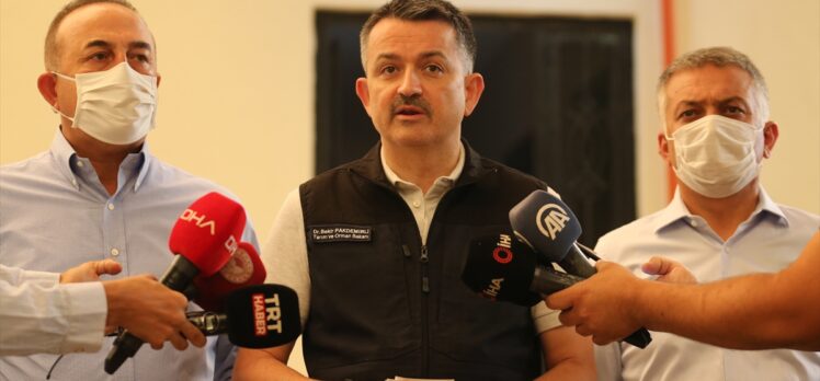 Bakan Pakdemirli: “(Orman yangınları) Vatandaşlarımız uyarıları mutlaka dikkate alsınlar, uyarıları boşa yapmıyoruz. Elbette malımız önemli ama hiçbir şey canımızdan önemli değil.”