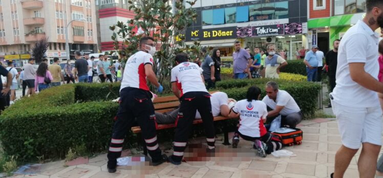 Tekirdağ'da ağzında maske olmadan hapşırdığı için bir kişiyi bıçakladığı iddia edilen seyyar satıcı yakalandı