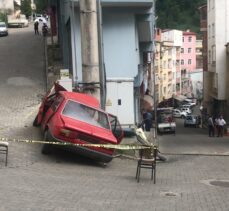 Trabzon'da elektrik direğine çarpan otomobilin sürücüsü hayatını kaybetti