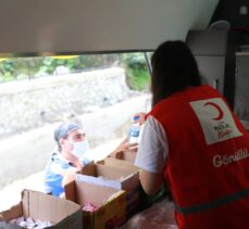 Türk Kızılay, Rize'deki sel mağdurlarına yardımlarını sürdürüyor