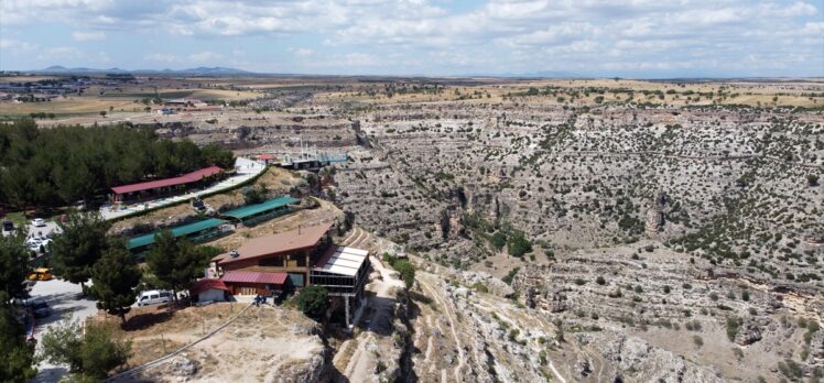 Uşak'taki Ulubey Kanyonu, macera parkurlarıyla 300 bin ziyaretçi hedefliyor