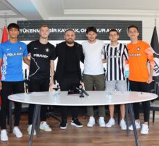 Altay, 4 futbolcusuyla profesyonel sözleşme imzaladı