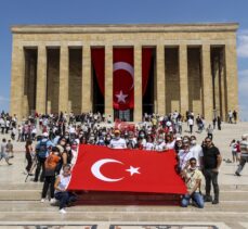 Anıtkabir'de ziyaretçi yoğunluğu