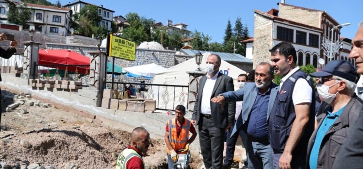 Bakan Kurum Kastamonu'da selden etkilenen bölgelerde incelemelerini sürdürdü