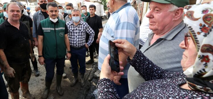 Tarım ve Orman Bakanı Pakdemirli, sel bölgesi Bozkurt'ta incelemelerde bulundu: