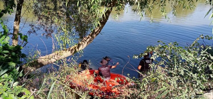 Bilecik'te Sakarya Nehri'ne düşen gencin bulunması için ara verilen çalışmalara yeniden başlandı