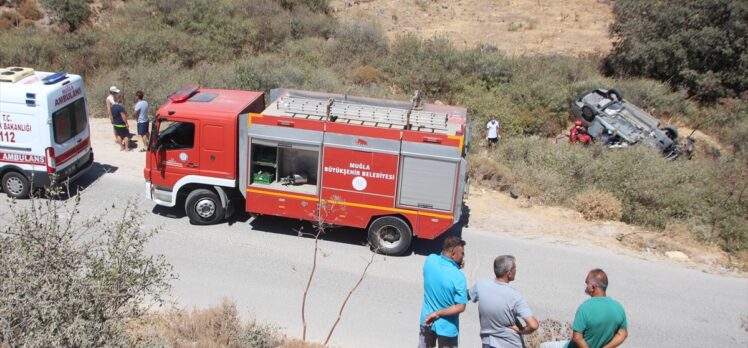 Bodrum'da dere yatağına devrilen otomobilin sürücüsü öldü