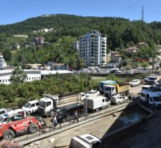 Bozkurt'ta arama kurtarma ve enkaz kaldırma çalışmaları aralıksız devam ediyor