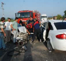 Çanakkale'de iki otomobilin çarpıştığı kazada 3 kişi yaralandı