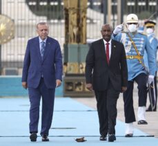 Cumhurbaşkanı Erdoğan Sudan Egemenlik Konseyi Başkanı Burhan'ı resmi törenle karşıladı